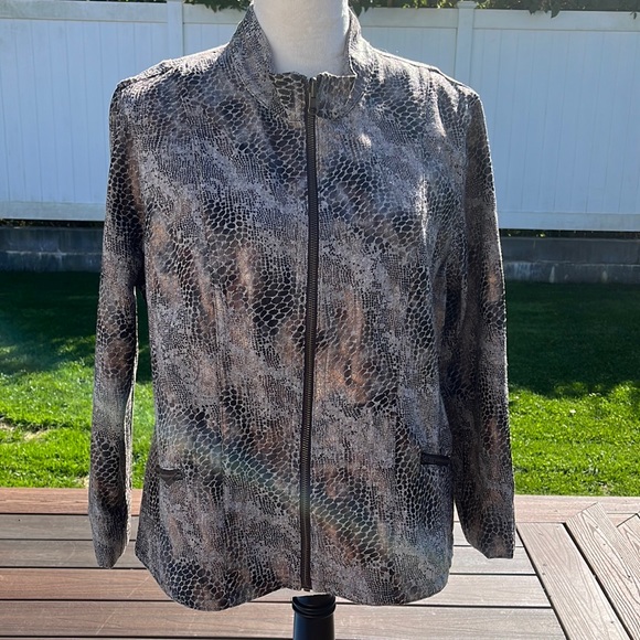 Elementz Jackets & Blazers - Elements Women’s Snake Skin Pattern Short Jacket, Large
